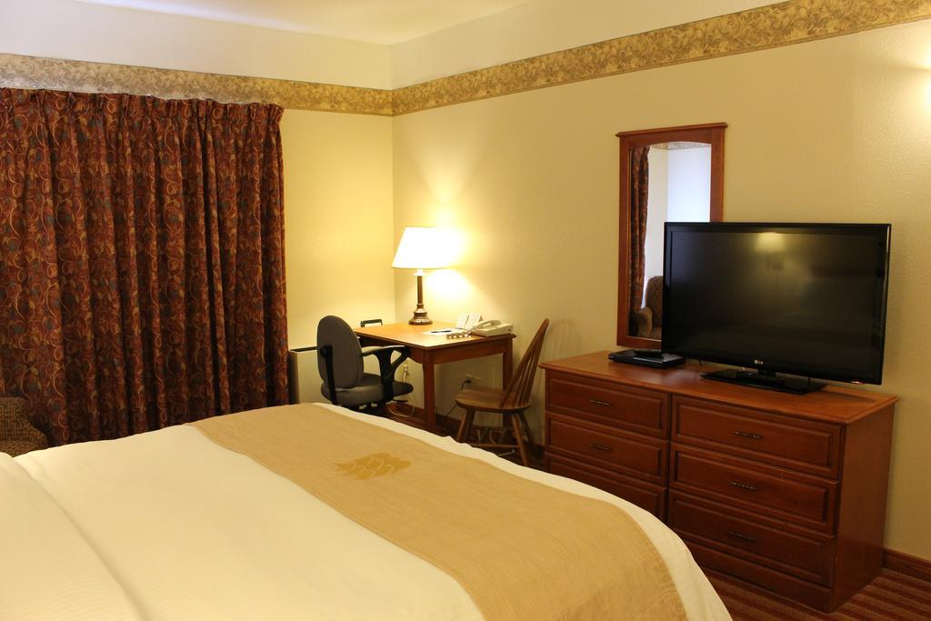 Coastal Halifax - Bayers Hotel 3*