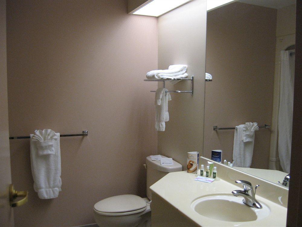 Hotel Coastal Halifax - Bayers